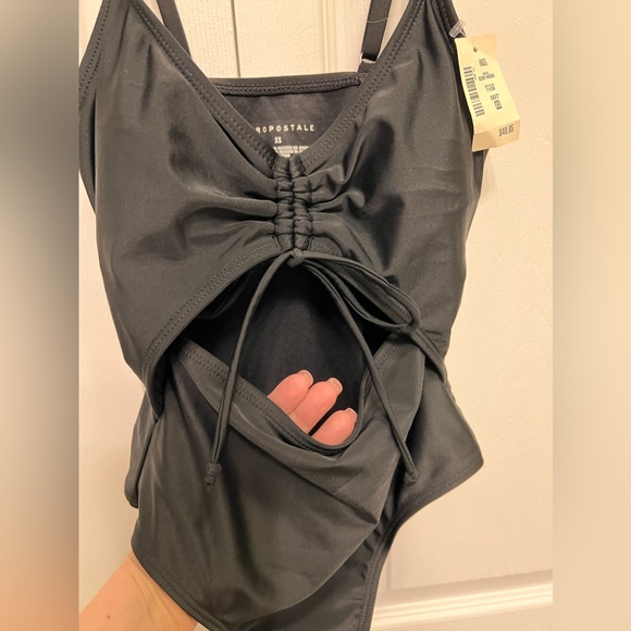 Aeropostale one piece switch - Picture 4 of 8